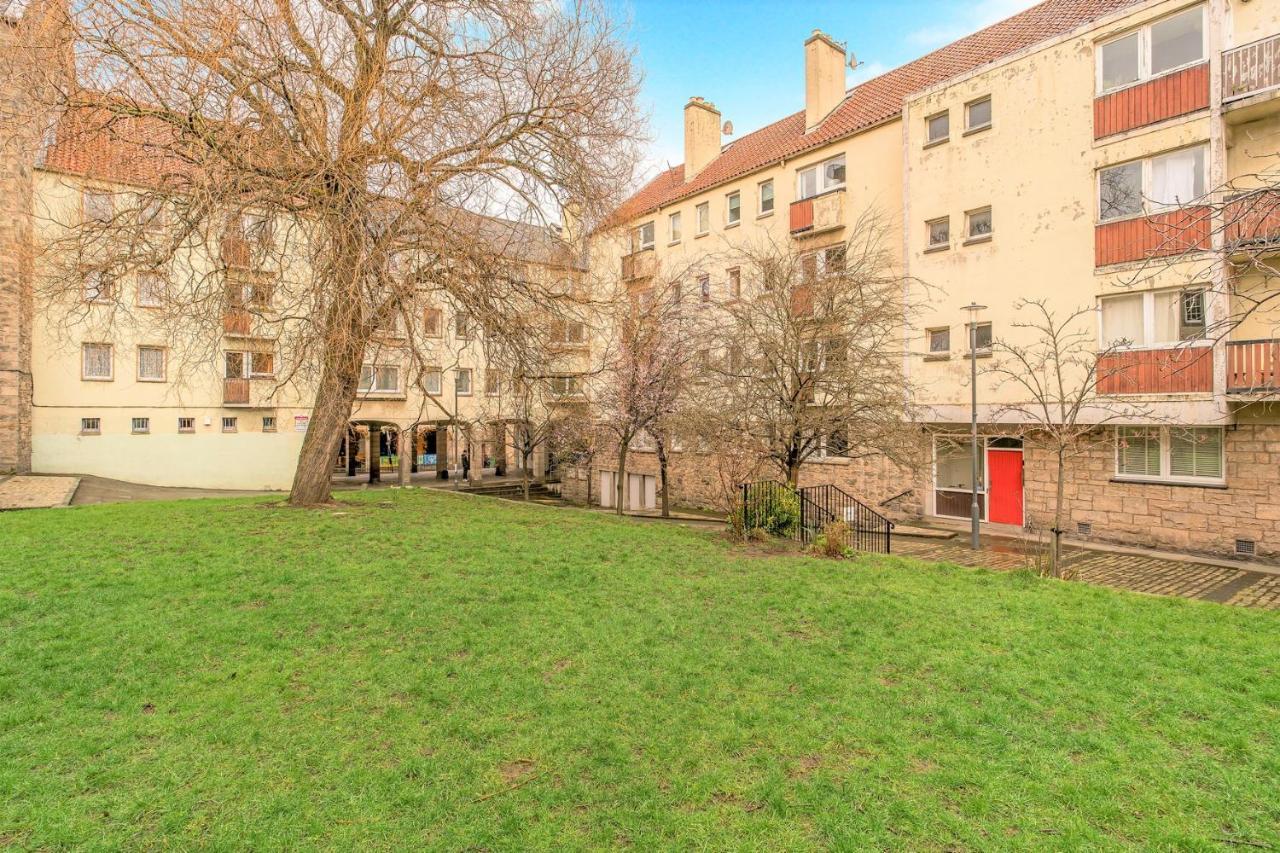 Charming Old Town 2 Bed Apt, 2Mins From Royal Mile Edimburgo Exterior foto
